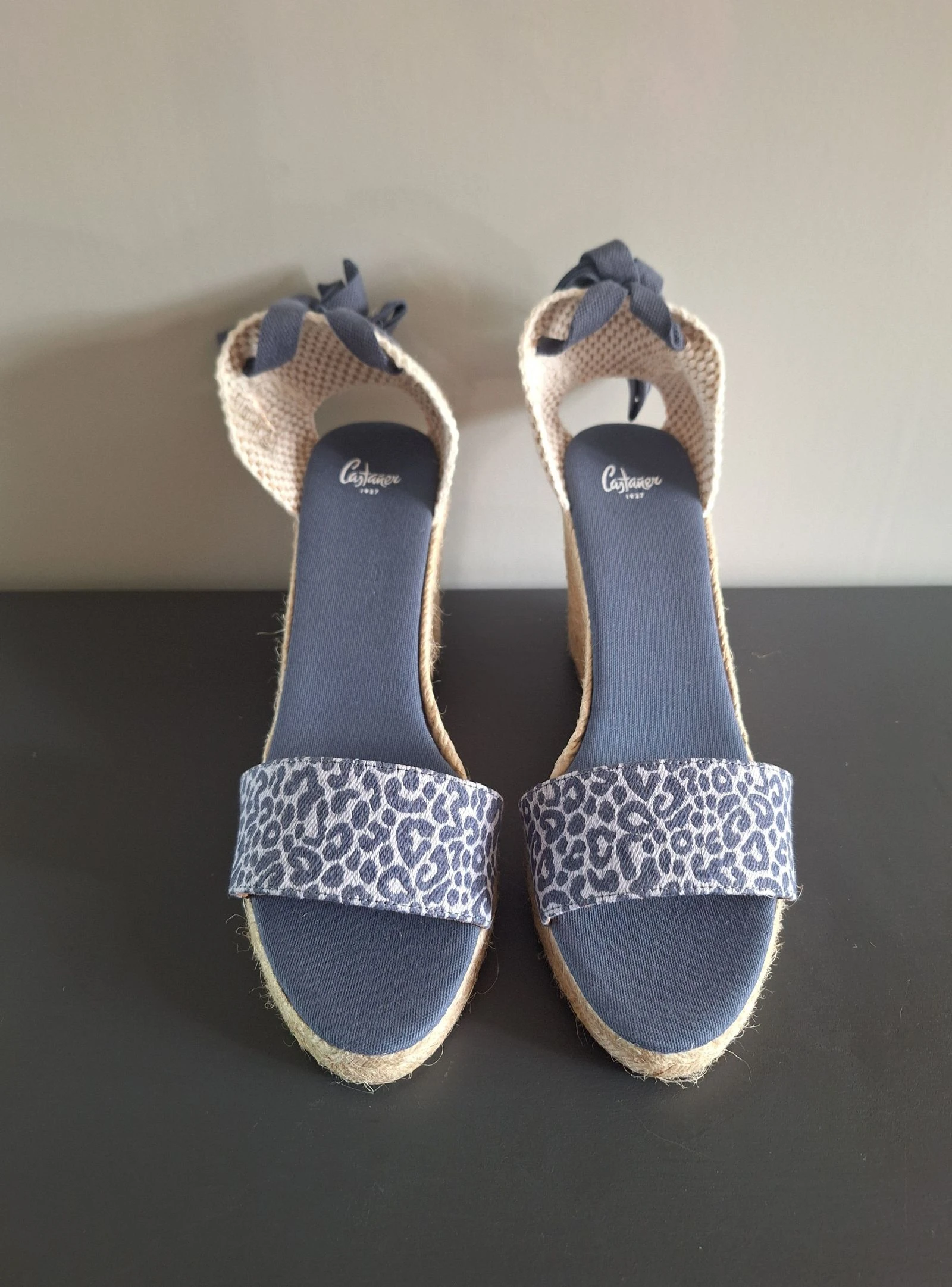 Espadrilles à talon compensé avec imprimé panthère bleue Castañer taille 41 – photo 2